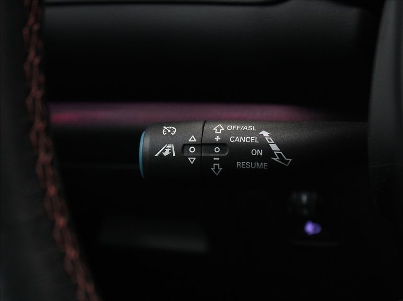 MG EHS 1,5 PHEV 190kW Exclusive PANO - fotka 22 z 28