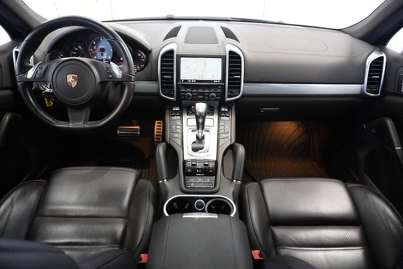 Porsche Cayenne 4,2 TDI V8 4WD AUT. - fotka 22 z 31