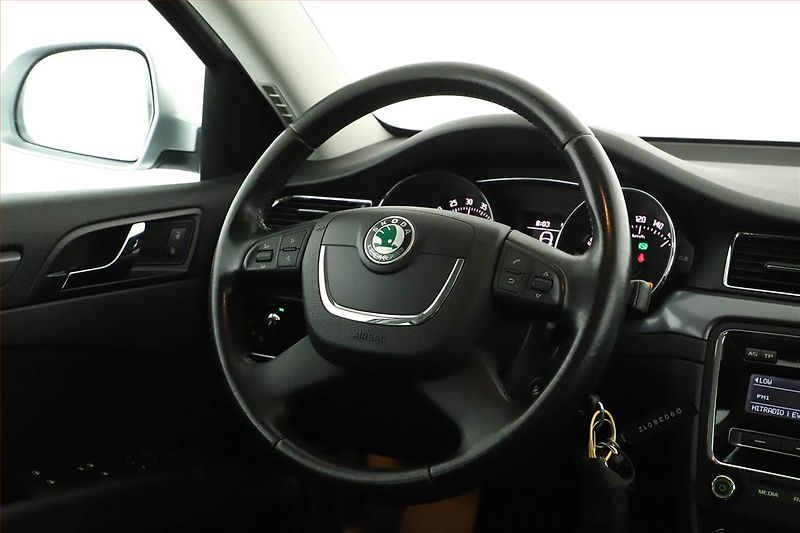 Škoda Superb (2013) Ambition 2.0 TDI, Automat - fotka 8 z 15