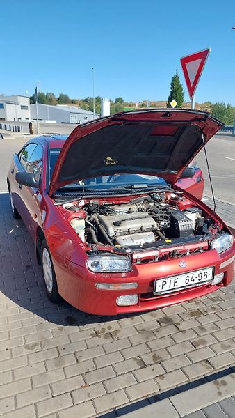Mazda 323 (1996) - fotka 2 z 14