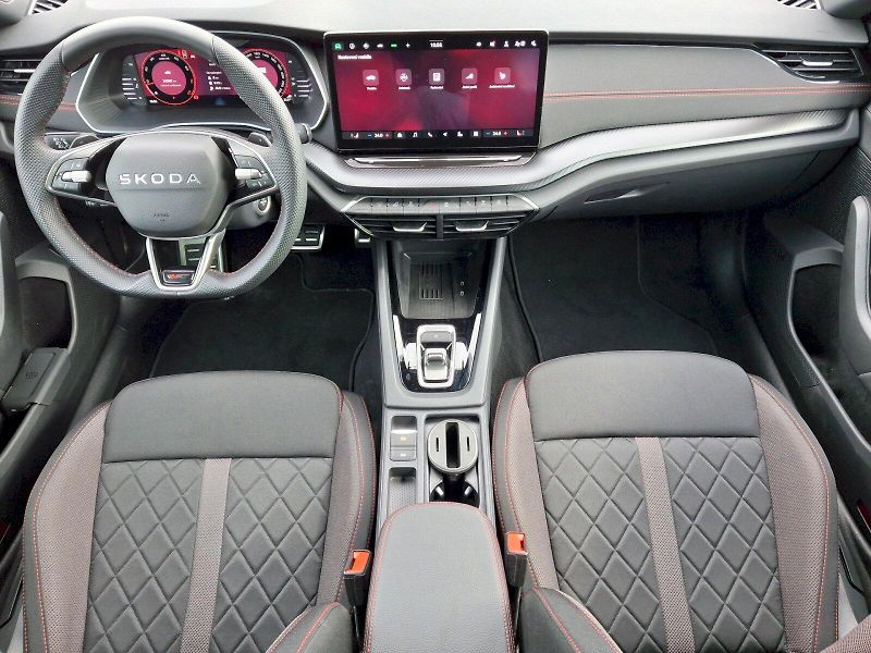 Škoda Octavia (2025) RS DSG 2,0TSi 195kW - fotka 5 z 35
