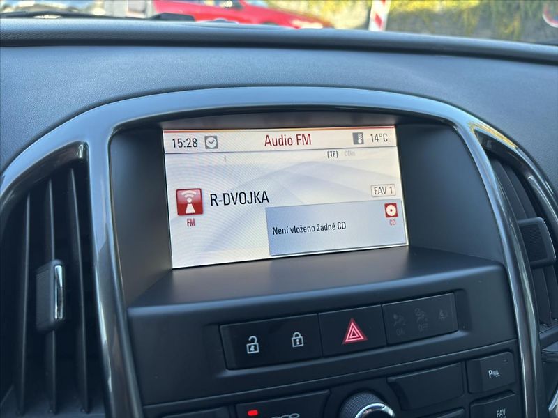 Opel Astra 1,7 CDTi 81kW Cosmo NAVI TAŽNÉ - fotka 19 z 34