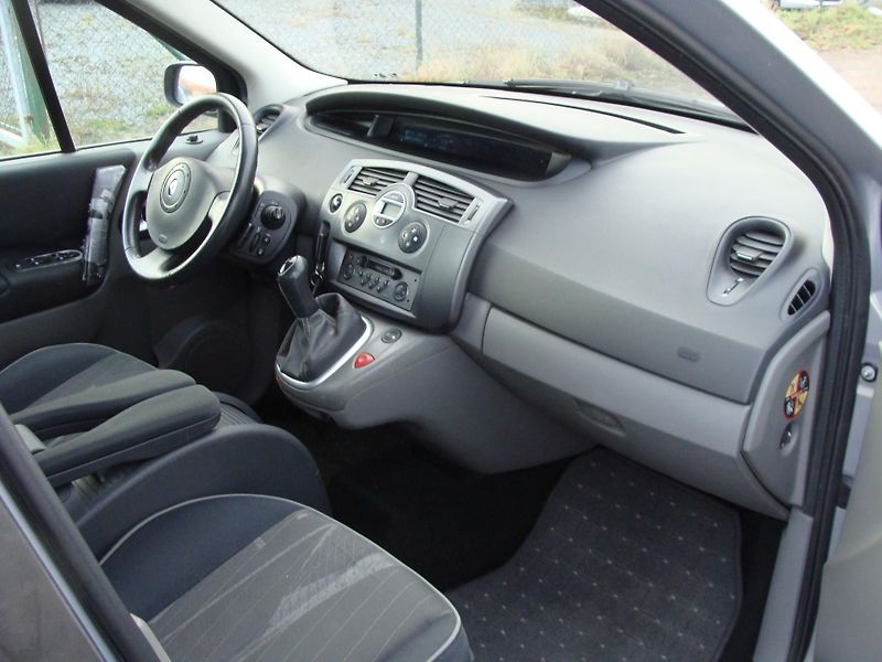 Renault Scénic 1.6i 16V, velmi zachovalý - fotka 17 z 22