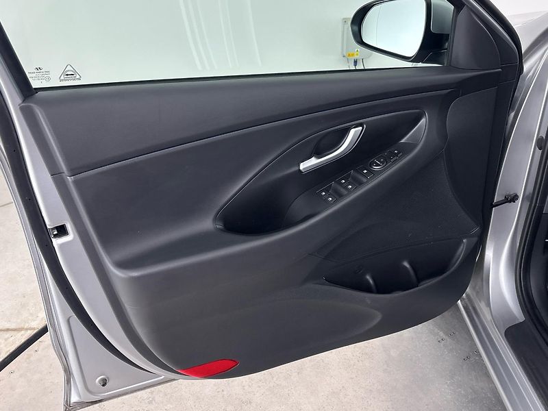 Hyundai i30 Smart DCT - fotka 13 z 26