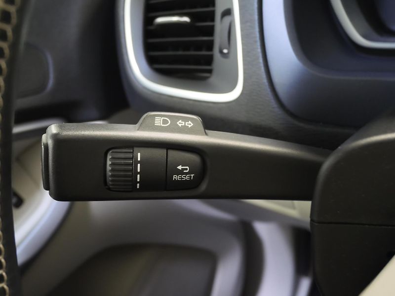 Volvo V40 - fotka 15 z 27