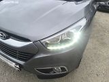 Hyundai ix35 2.0D4X4,70KM,MAX VÝBAVA,KRÁSNÝ - náhled 7