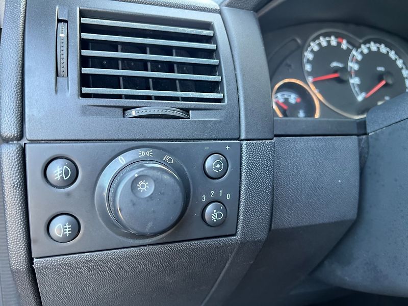 Opel Meriva (2006) 1.4i 16V Klima! Tažné! - fotka 16 z 17