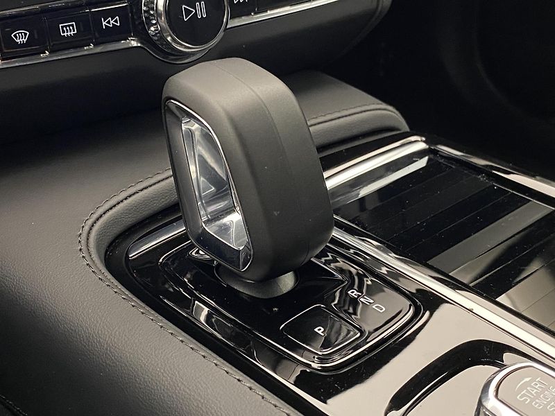 Volvo V90 T6 AWD RECHARGE REZERVACE - fotka 28 z 58