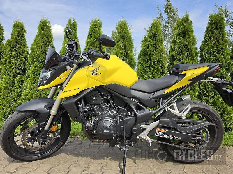 Honda CB 750 Hornet (2023) - fotka 11 z 19