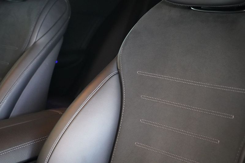 Mercedes-Benz Třídy C 220d 4MATIC, Nezávislé, Tažné - fotka 23 z 50