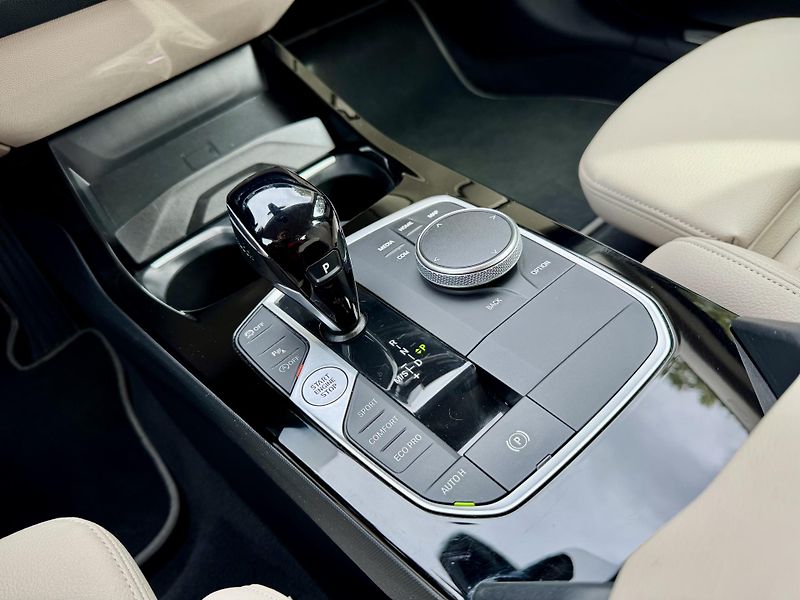 BMW Řada 2 (2022) BMW 218i Gran Coupé LuxuryLine - fotka 10 z 13