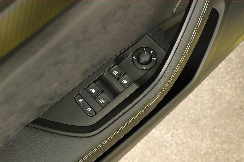 Škoda Superb (2020) Sportline iV 1.4 TSI PHEV - fotka 26 z 29