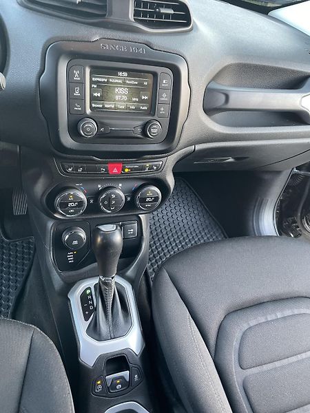 Jeep Renegade (2017) 1.4 4x4 Top stav, aut.nehavar. - fotka 9 z 12