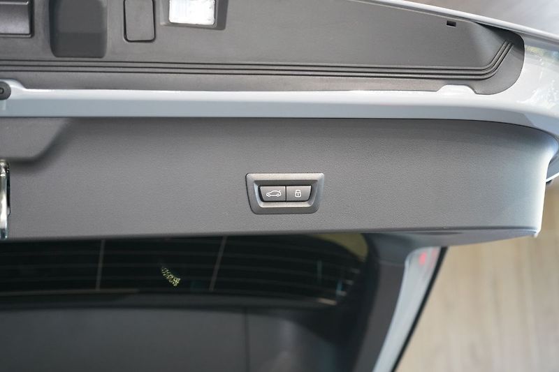 BMW X3 20d xDrive, Tažné, HUD, H/K - fotka 15 z 48