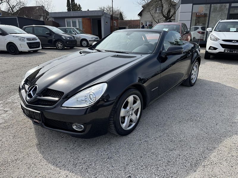 Mercedes-Benz SLK (2008) 200 KOMPRESOR 135KW  - fotka 4 z 31