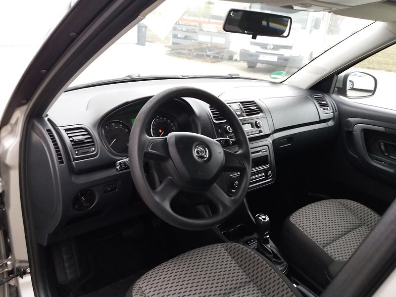 Škoda Fabia 1.2TSi,77kW,DSG,DIG.KLIM,VÝHŘE - fotka 11 z 36