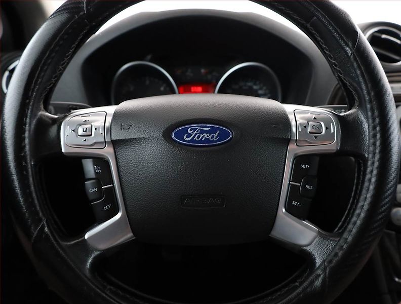 Ford Mondeo (2008) 2.0 TDCi, po STK, Tažné - fotka 8 z 12