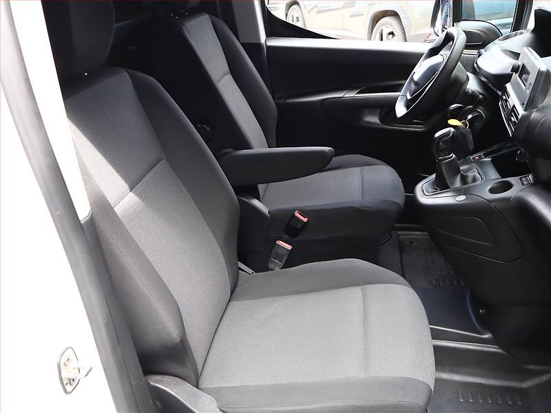 Peugeot Partner (2020) 1.5 BlueHDi, ČR - fotka 7 z 15