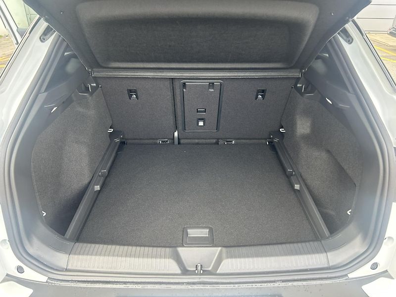 Volkswagen ID.4 210 kW, kap. 77 kWh - fotka 25 z 28