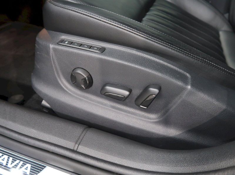 Škoda Octavia (2020) STYLE 2.0TDI 110KW DSG PANORAM - fotka 15 z 47