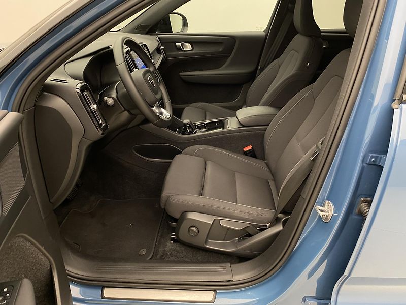 Volvo XC40 PURE ELECTRIC RECHARGE PLUS - fotka 3 z 55