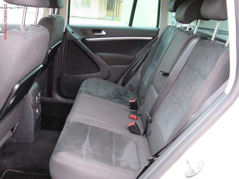 Volkswagen Tiguan (2012) 1.4 TSi, xenon, autoAC - fotka 11 z 27