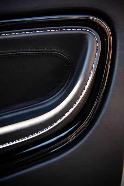 Aston Martin DB11 (2019) Aston Martin DB11 V8 510 koní  - fotka 12 z 13