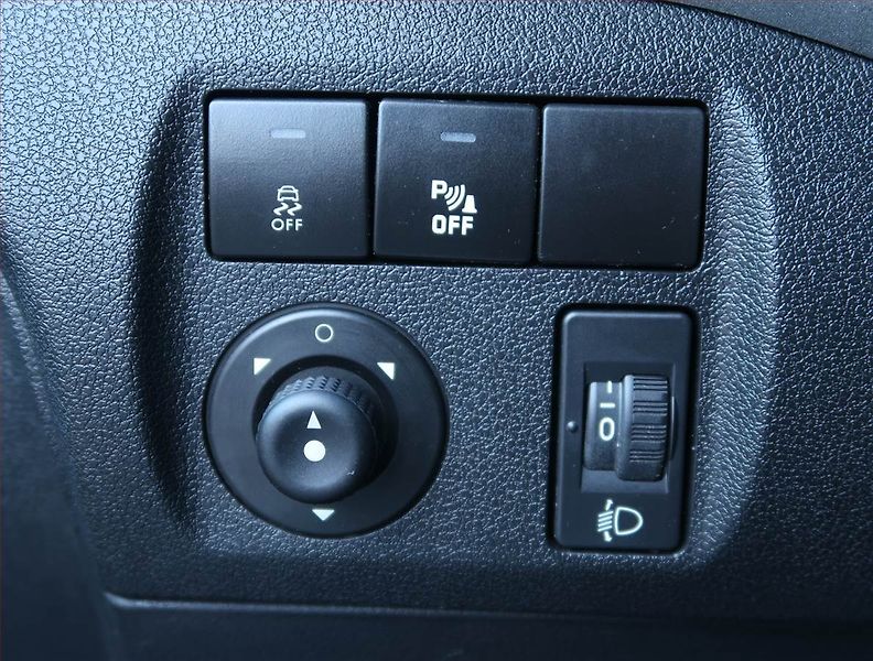 Citroën Berlingo (2016) Feel 1.6 VTi, 5Míst, ČR - fotka 15 z 15