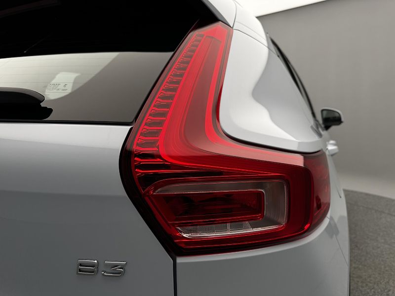 Volvo XC40 B3 CORE AUT CZ 1.maj REZERVACE - fotka 20 z 40