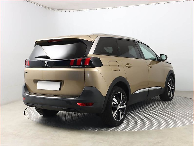 Peugeot 5008 (2018) Allure PureTech 130, 7 míst - fotka 5 z 20