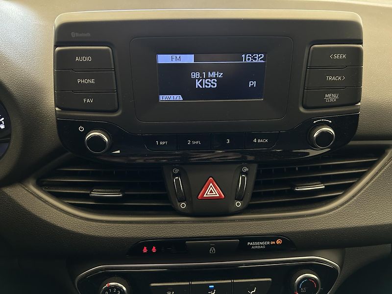 Hyundai i30 1.5 GDi Start Plus kombi - fotka 9 z 21