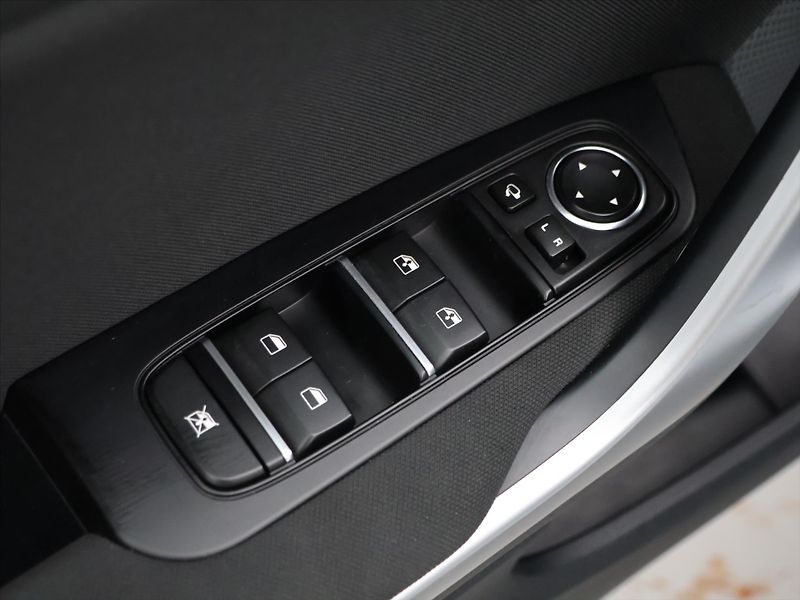 Kia Ceed 1,5 T-GDI 117kW DCT TOP DPH CZ - fotka 15 z 33