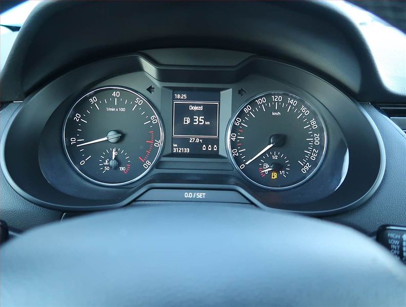 Škoda Octavia (2013) 1.4 TSI, Serv.kniha - fotka 11 z 15