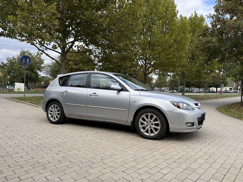 Mazda 3 2.0 Sport Active - fotka 13 z 30