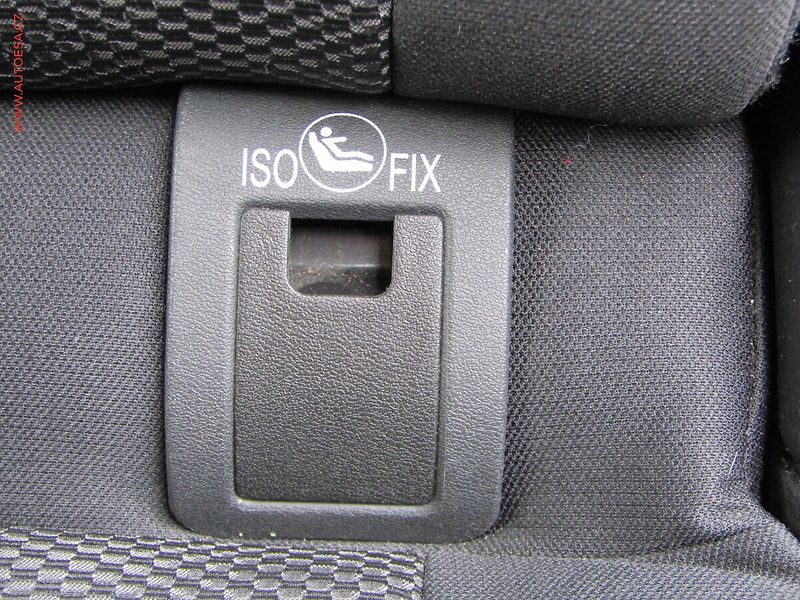 Nissan Qashqai (2014) 1.2 DiG-T, ČR, AT, navi - fotka 17 z 24