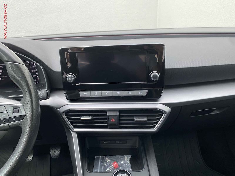 Seat Leon (2020) 1.5 TSi, FR, LED, TZ - fotka 12 z 19