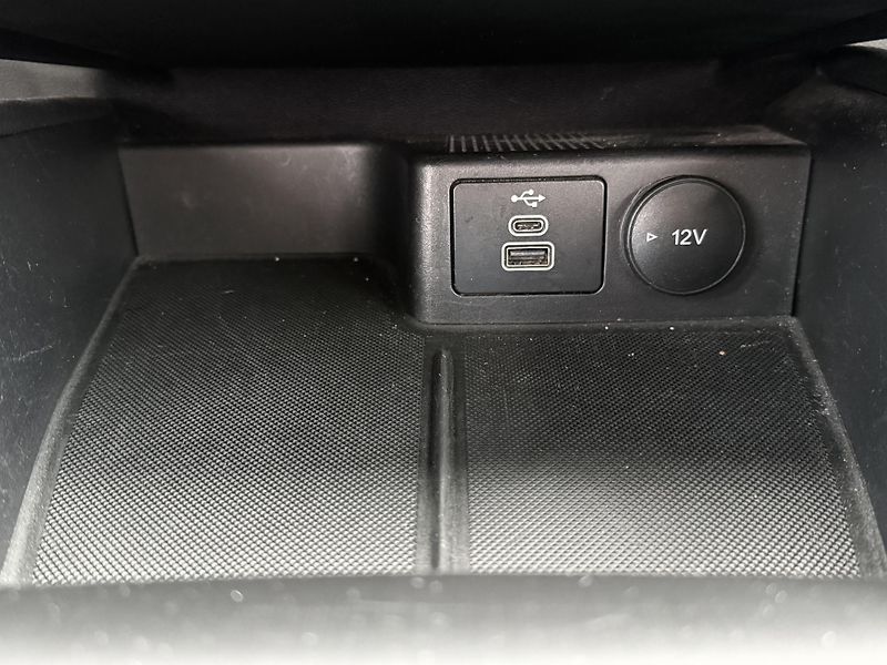 Ford Kuga 2,5 Duratec ST-Line Automat  - fotka 33 z 37