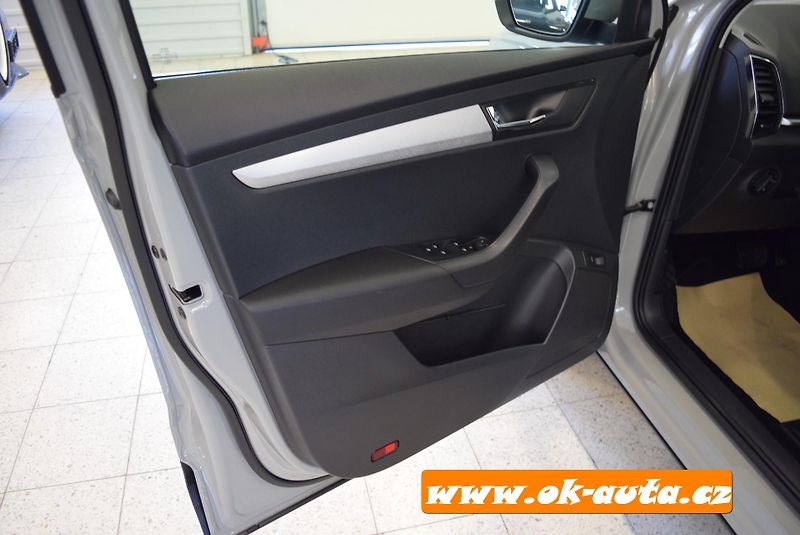 Škoda Karoq 2.0 TSI DSG 110 kW 2023-DPH - fotka 21 z 50