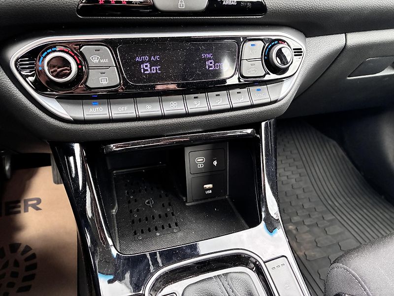 Hyundai i30 HB 1.0T-GDI 74kW DCT STYLE NAV - fotka 22 z 32