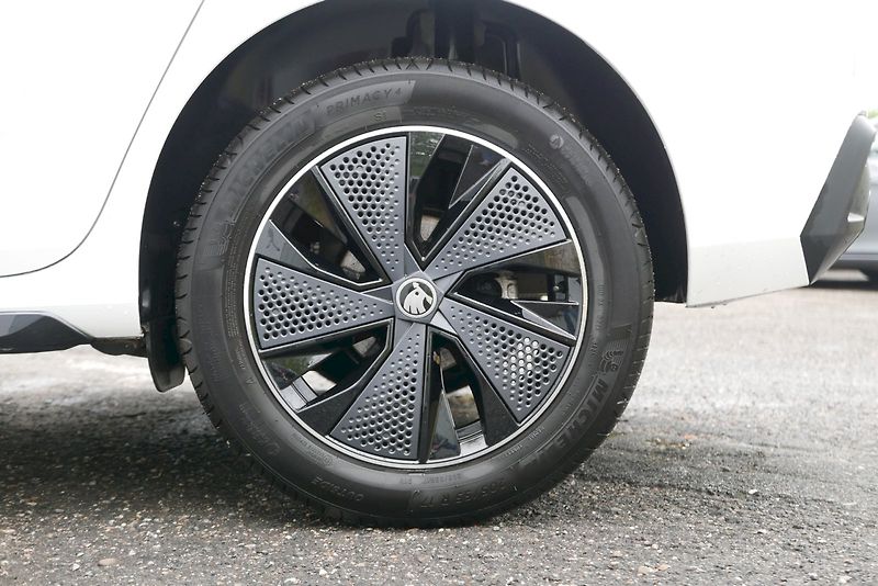 Škoda Kamiq (2025) 1.0 TSI 85 kW M6° Monte Carlo - fotka 28 z 30
