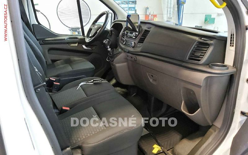 Ford Transit Custom (2021) 2.0TDCi 8míst, Trend, navi - fotka 6 z 9