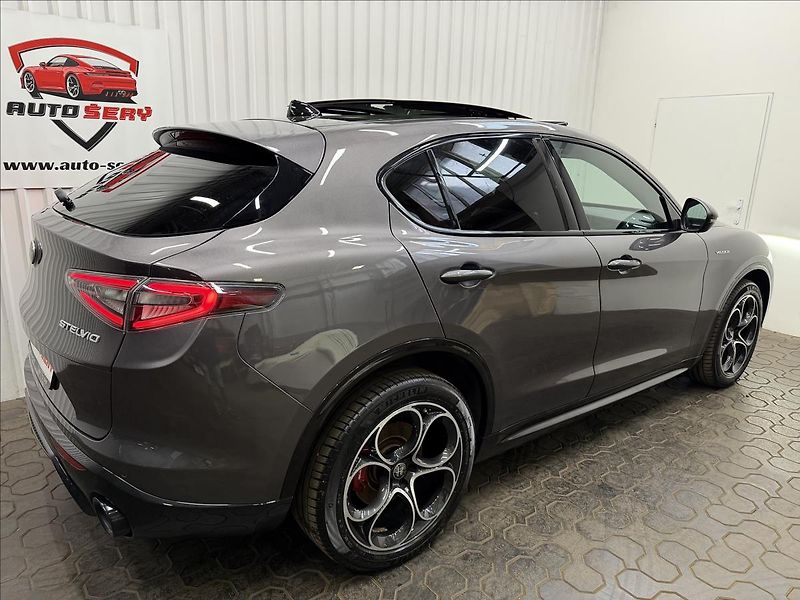 Alfa Romeo Stelvio VELOCE 206kW Q4 H&K PANO LED - fotka 8 z 42