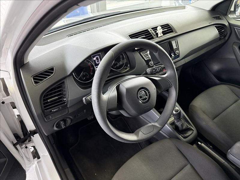 Škoda Fabia 1,0   TSI 70kW,ČR,SERVISKA - fotka 9 z 18