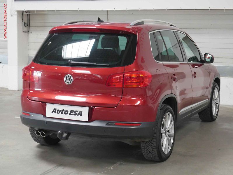 Volkswagen Tiguan (2013) 2.0TDi 4x4, Xenon, park.čidla - fotka 6 z 23