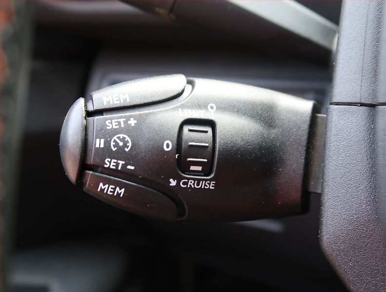 Peugeot 3008 (2017) 1.2 PureTech, Tempomat - fotka 19 z 19
