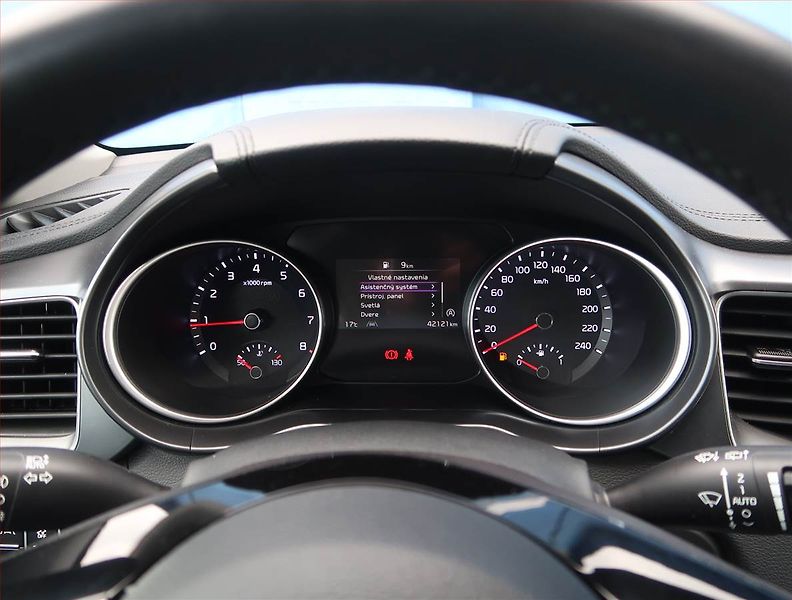 Kia Ceed (2022) Silver 1.5 T-GDI, Serv.kniha - fotka 11 z 16