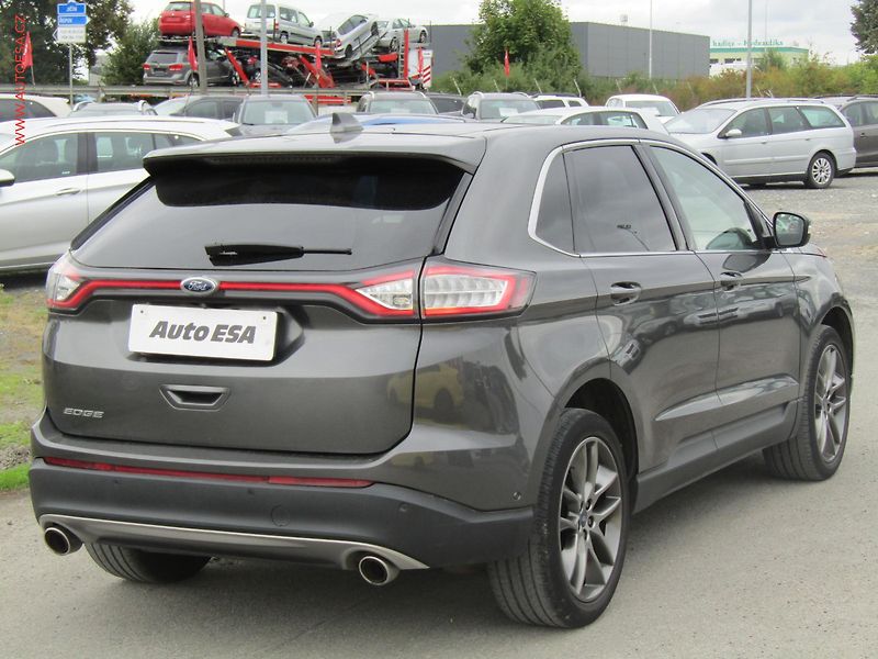 Ford Edge (2016) 2.0TDCi 4x4, Titanium, AT - fotka 6 z 22