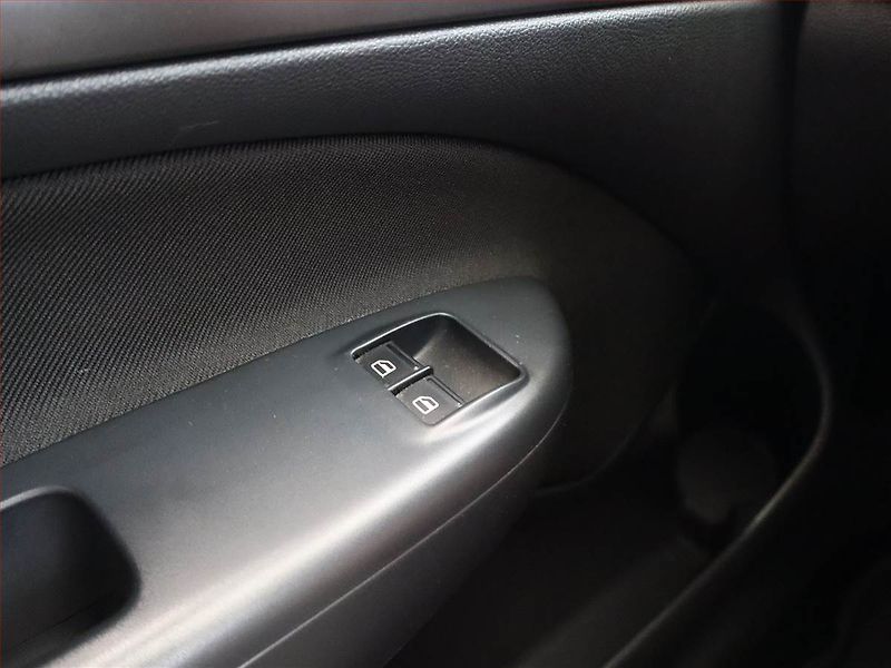 Škoda Octavia (2012) 2.0 TDI, Serv.kniha - fotka 14 z 14