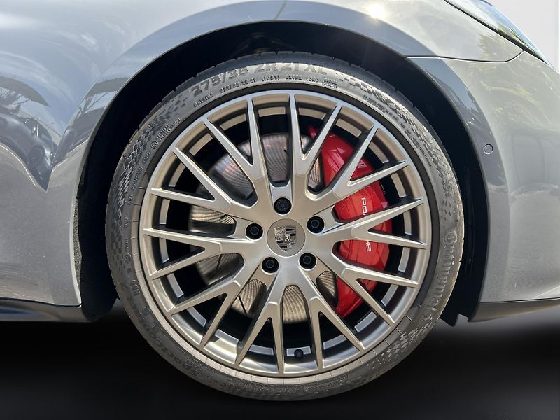 Porsche Panamera (2025) Turbo E-Hybrid - fotka 14 z 30