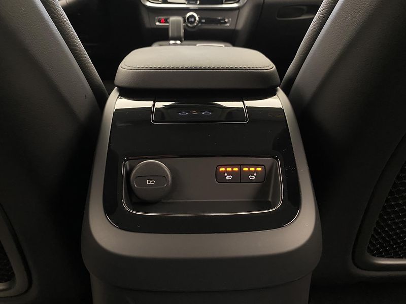 Volvo V90 T6 AWD RECHARGE DARK PLUS AUT - fotka 32 z 61